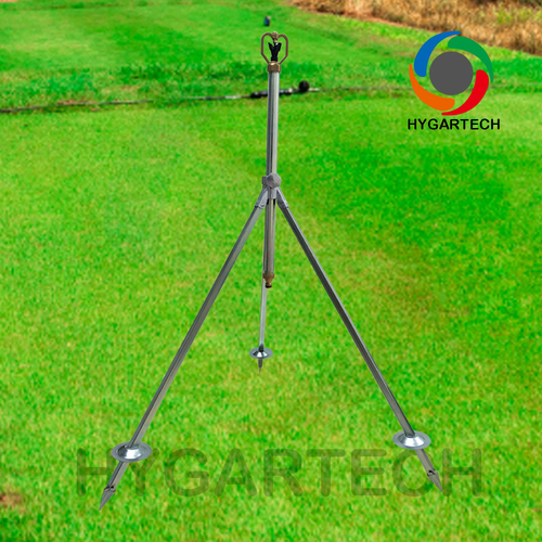 Latest company news about Lassen Sie das Potenzial Ihres Gartens frei mit unserem mit Zink beschichteten Metallstativstand mit Schmetterlingssprinkler